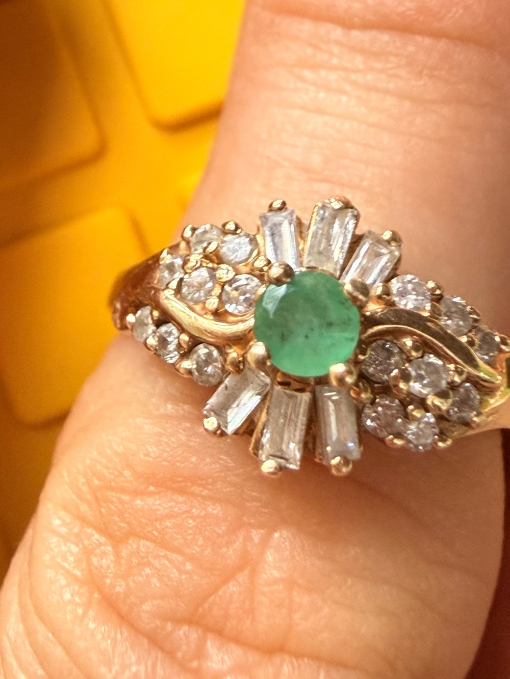 Vintage 1980s Ballerina 10kt Gold Emerald & Diamond Cluster Ring ACC8 .95.ctw - Picture 9 of 17